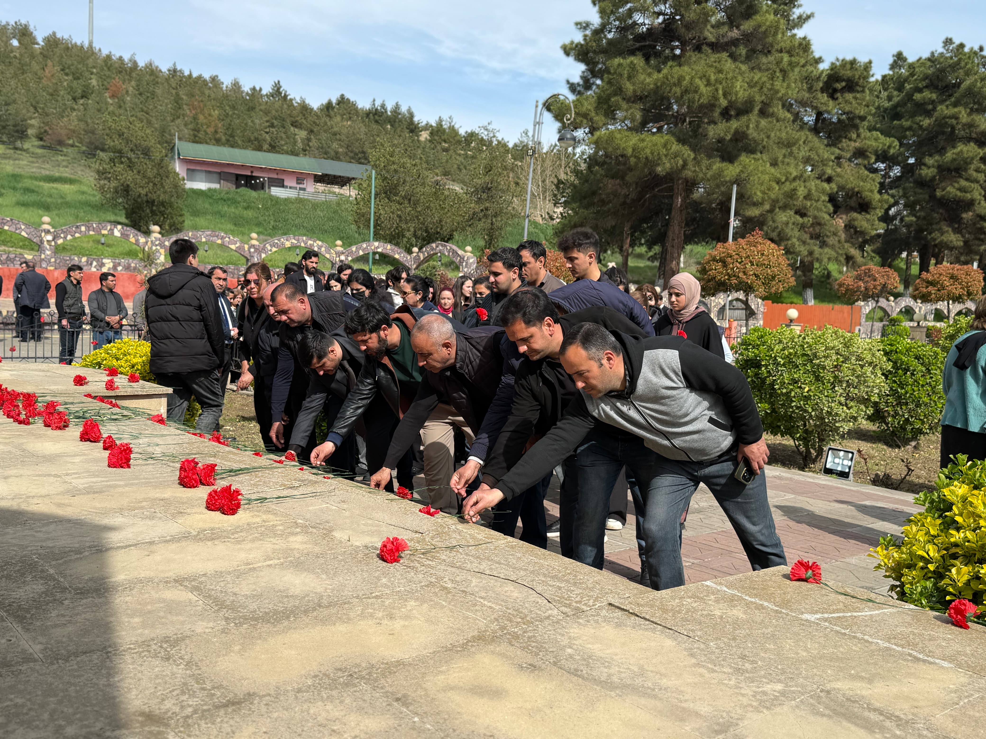 Füzuli Teatrı soyqırımı qurbanlarını yad etdi